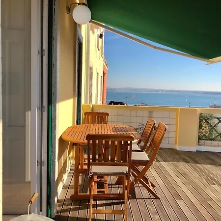 Terraco Do Tejo * リスボン